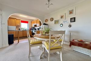 Kitchen/Breakfast Room- click for photo gallery